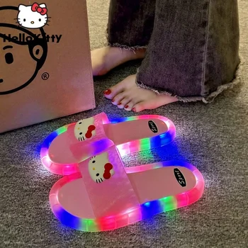 Дамски светещи чехли Sanrio с шарките на 